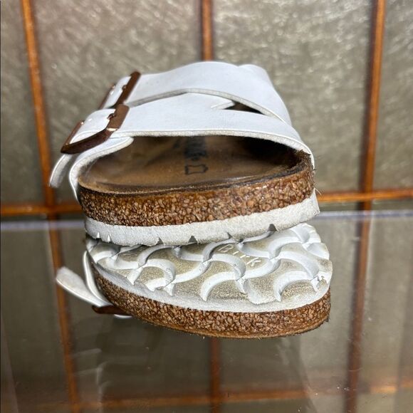 Birkenstock white leather Yao sandals - Picture 7 of 7